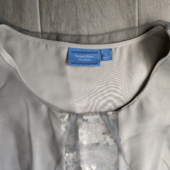 Beautiful Vera Wang Blouse - Picture 2 of 2